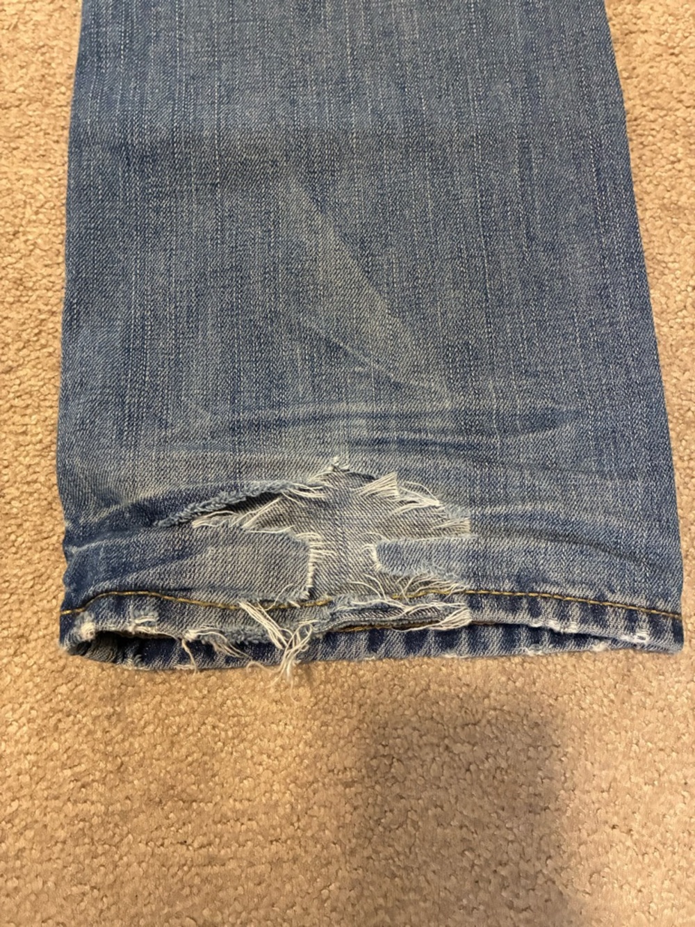 American Eagle Outfitters Men's Distressed Light Blue Straight Jeans - Picture 9 of 10